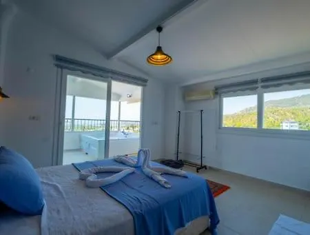 Apartamento Eldirek'te 3+1 Jakuzili Gunluk Daire