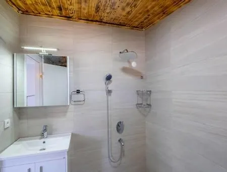 Apartamento Eldirek'te 3+1 Jakuzili Gunluk Daire *