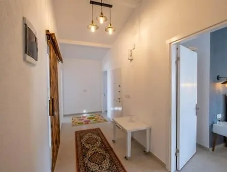 Apartamento Eldirek'te 3+1 Jakuzili Gunluk Daire *