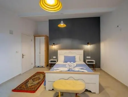 Eldirek'te 3+1 Jakuzili Gunluk Daire * Fethiye