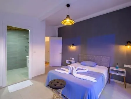 Eldirek'te 3+1 Jakuzili Gunluk Daire Fethiye