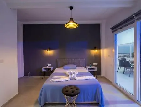 Eldirek'te 3+1 Jakuzili Gunluk Daire Apartamento