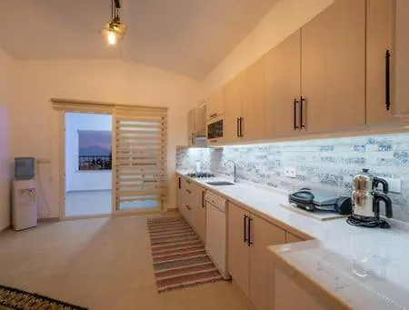 Apartamento Eldirek'te 3+1 Jakuzili Gunluk Daire Fethiye
