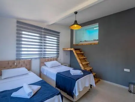 Apartamento Eldirek'te 3+1 Jakuzili Gunluk Daire *