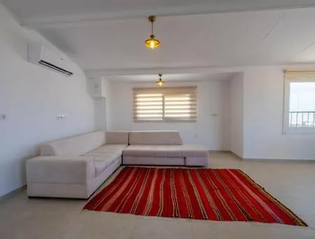Apartamento Eldirek'te 3+1 Jakuzili Gunluk Daire Fethiye